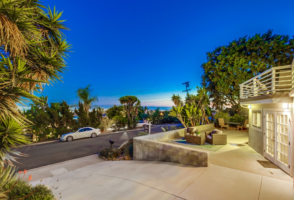 Virtual tour photo 10 of 108 for 1632 Monmouth Dr