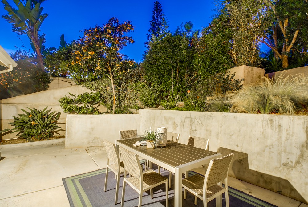 Virtual tour photo 11 of 108 for 1632 Monmouth Dr