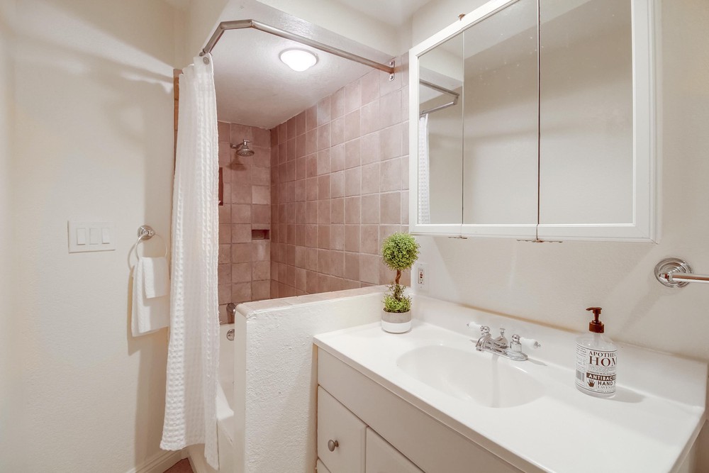 Virtual tour photo 40 of 130 for 1632 Monmouth Dr