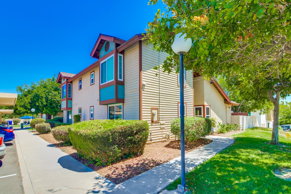 Virtual tour photo 1 of 41 for 1633 Manzana Way