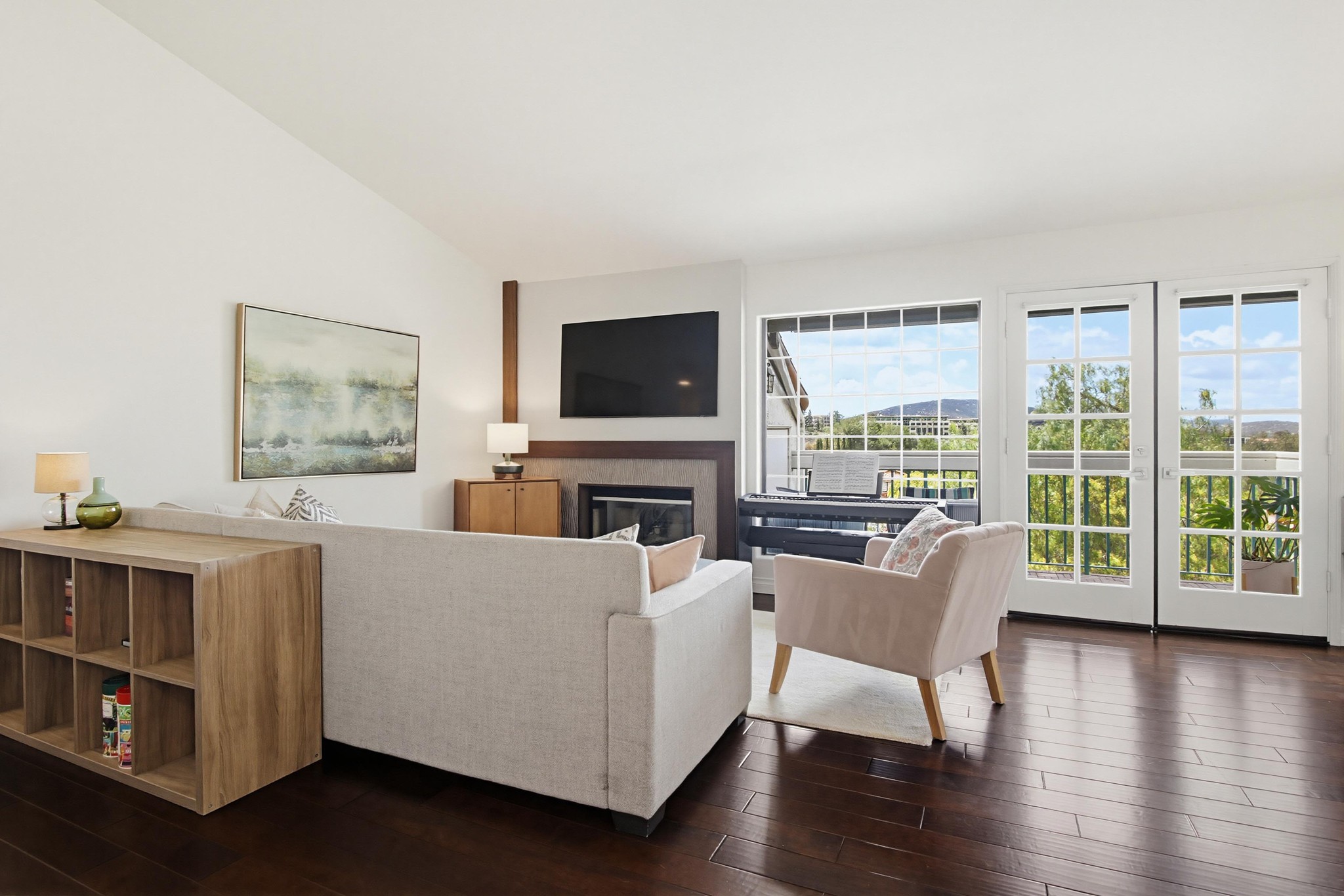 Virtual tour photo 10 of 56 for 16376 Av. Venusto UNIT D
