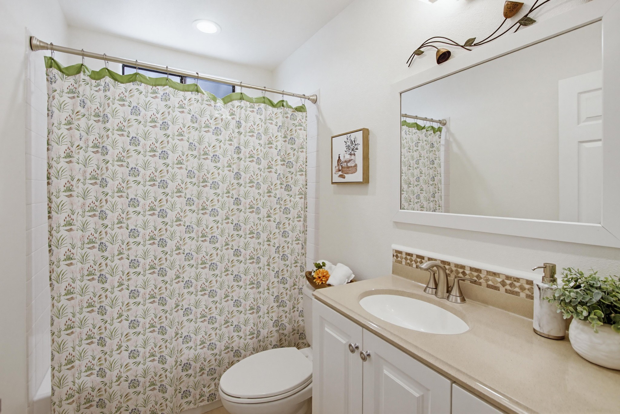 Virtual tour photo 32 of 56 for 16376 Av. Venusto UNIT D