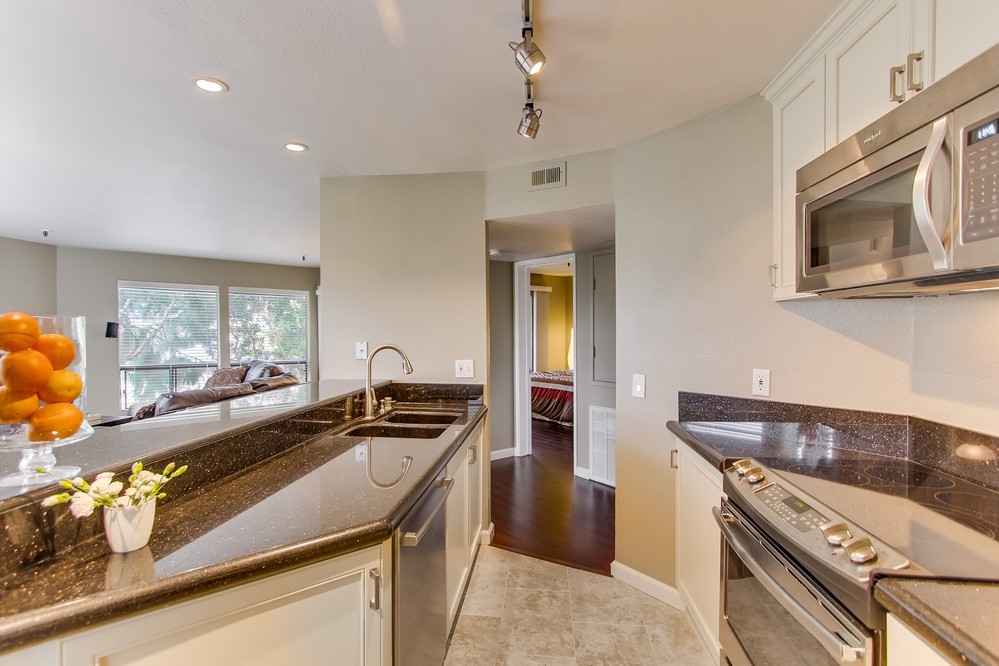 Virtual tour photo 25 of 66 for 1640 10th Avenue #301