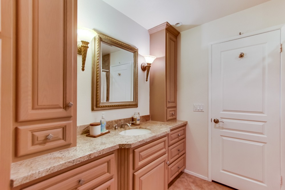 Virtual tour photo 40 of 66 for 1640 10th Avenue #301