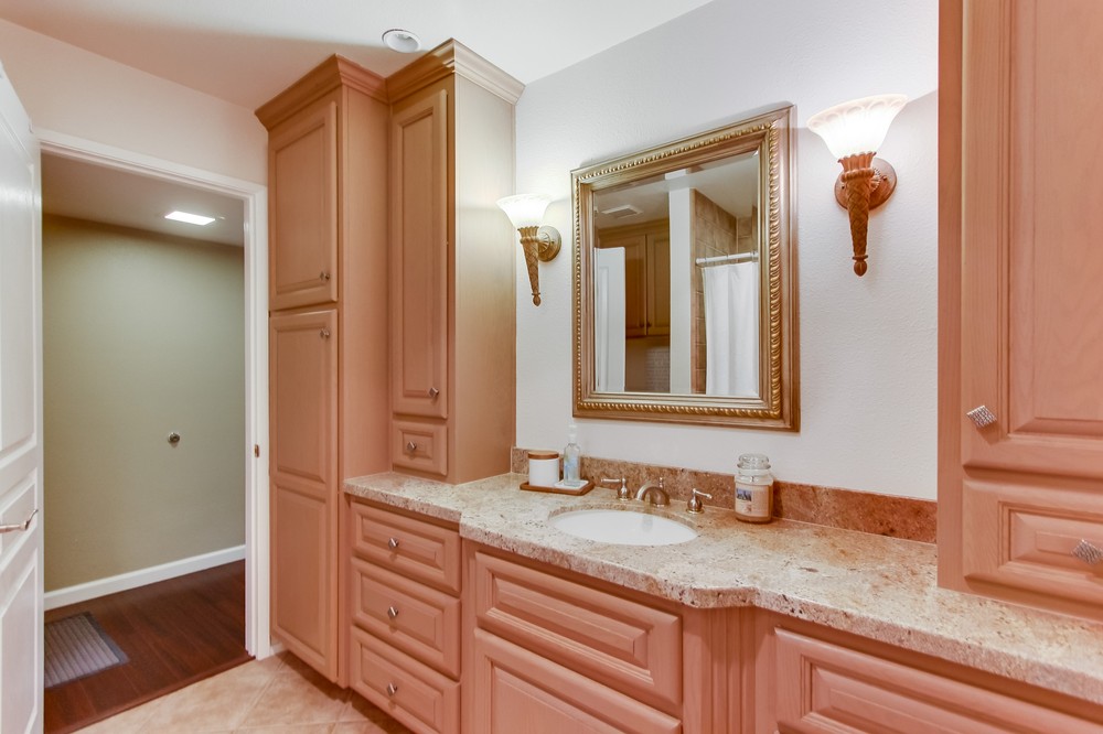 Virtual tour photo 42 of 66 for 1640 10th Avenue #301