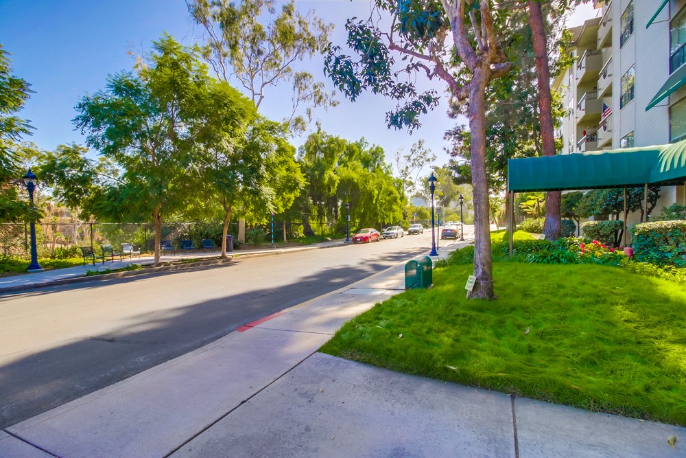 Virtual tour photo 5 of 30 for 1640 Tenth Ave #104