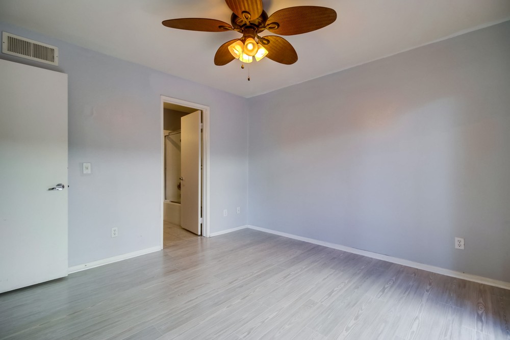 Virtual tour photo 16 of 30 for 1640 Tenth Ave #104