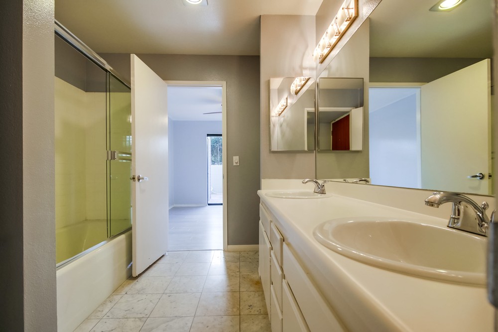 Virtual tour photo 18 of 30 for 1640 Tenth Ave #104