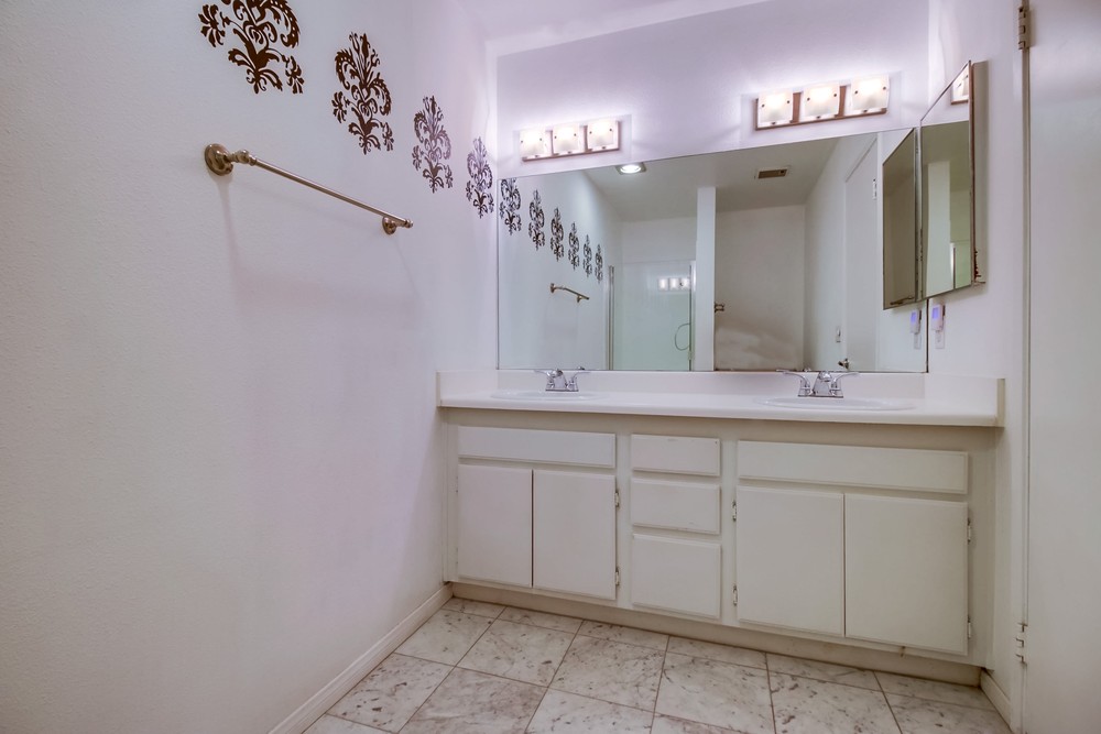 Virtual tour photo 23 of 30 for 1640 Tenth Ave #104