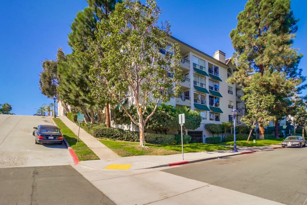 Virtual tour photo 31 of 30 for 1640 Tenth Ave #104