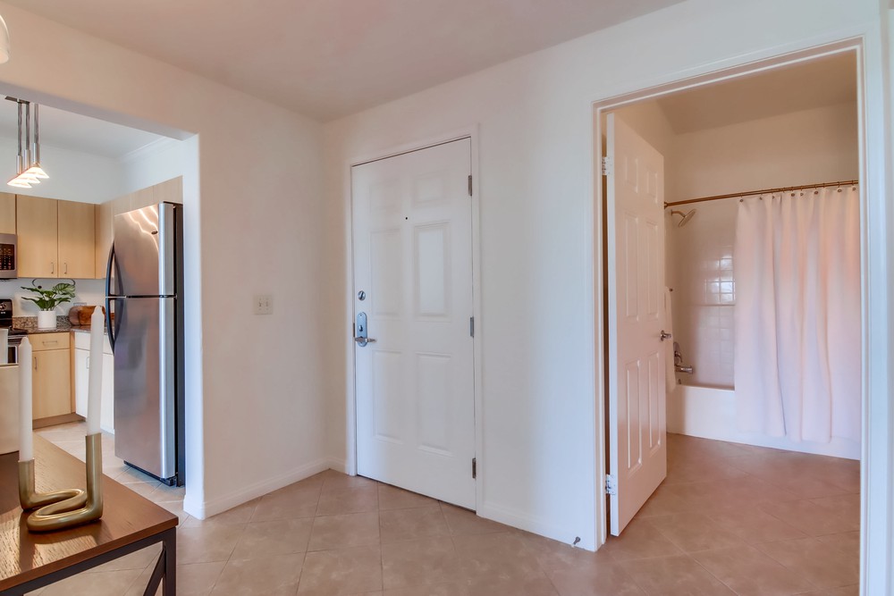 Virtual tour photo 27 of 41 for 1642 Seventh Ave UNIT 520