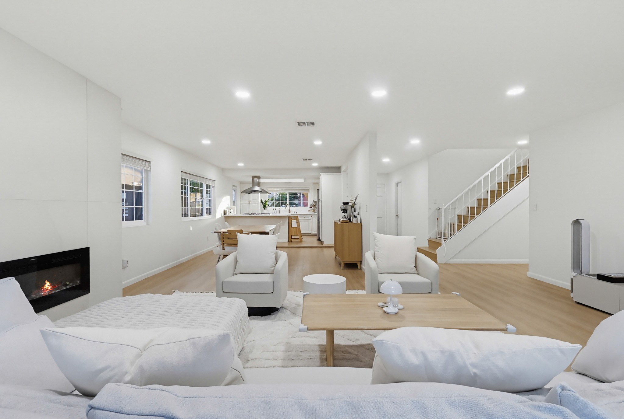 Virtual tour photo 27 of 97 for 16424 Holmes Pl