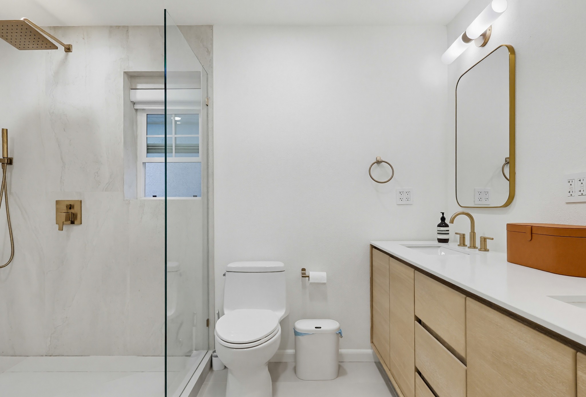 Virtual tour photo 72 of 97 for 16424 Holmes Pl