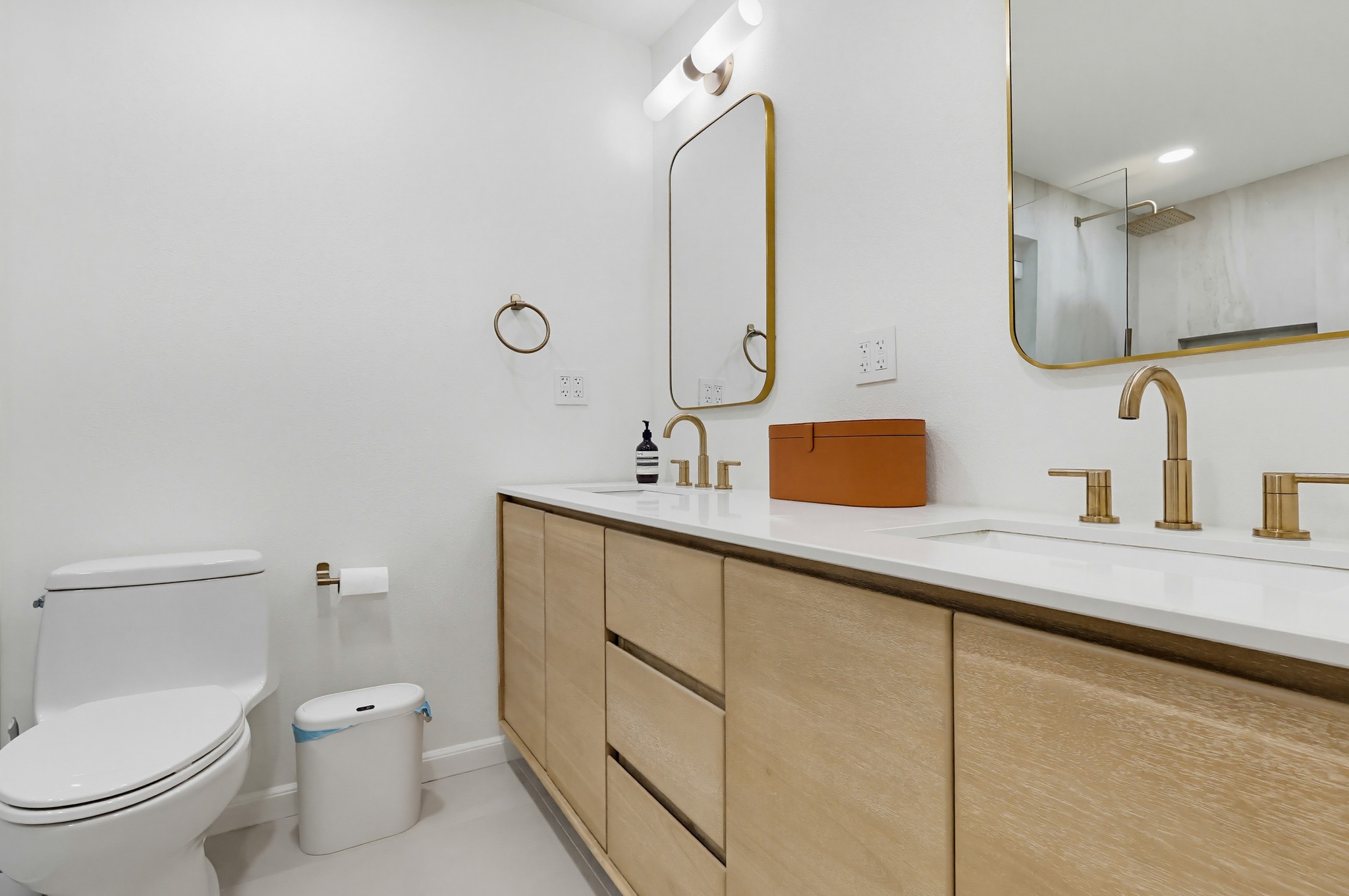 Virtual tour photo 73 of 97 for 16424 Holmes Pl