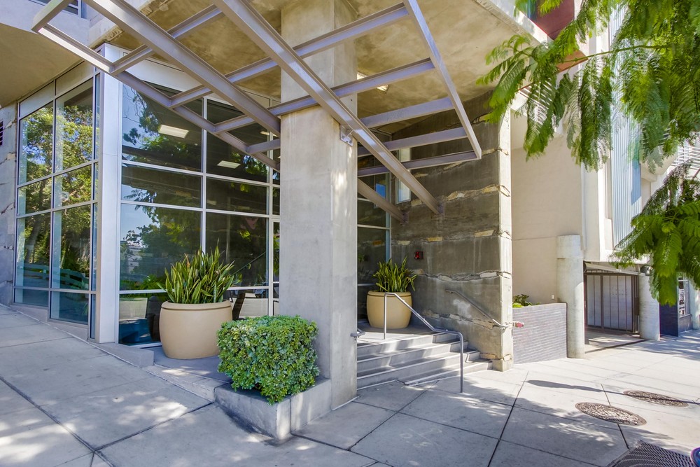 Virtual tour photo 4 of 47 for 1643 Sixth Ave APT 308