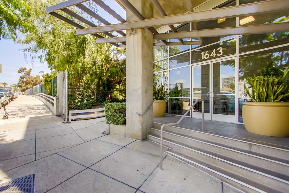 Virtual tour photo 6 of 46 for 1643 Sixth Ave APT 418