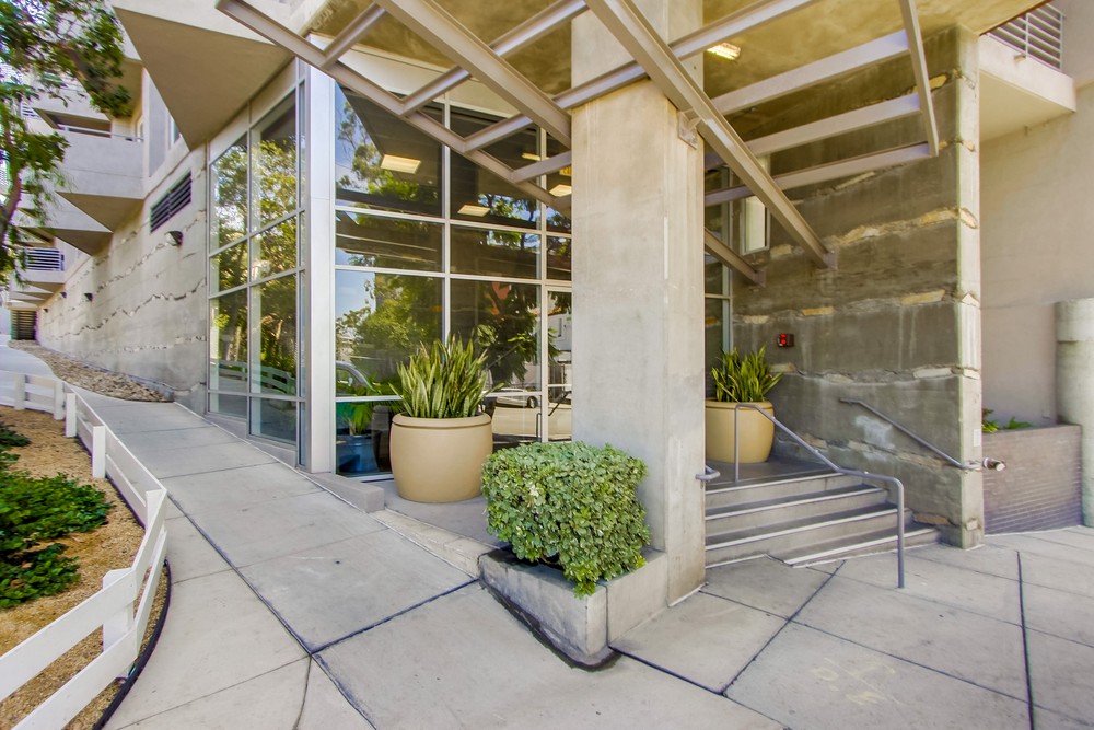 Virtual tour photo 7 of 46 for 1643 Sixth Ave APT 418