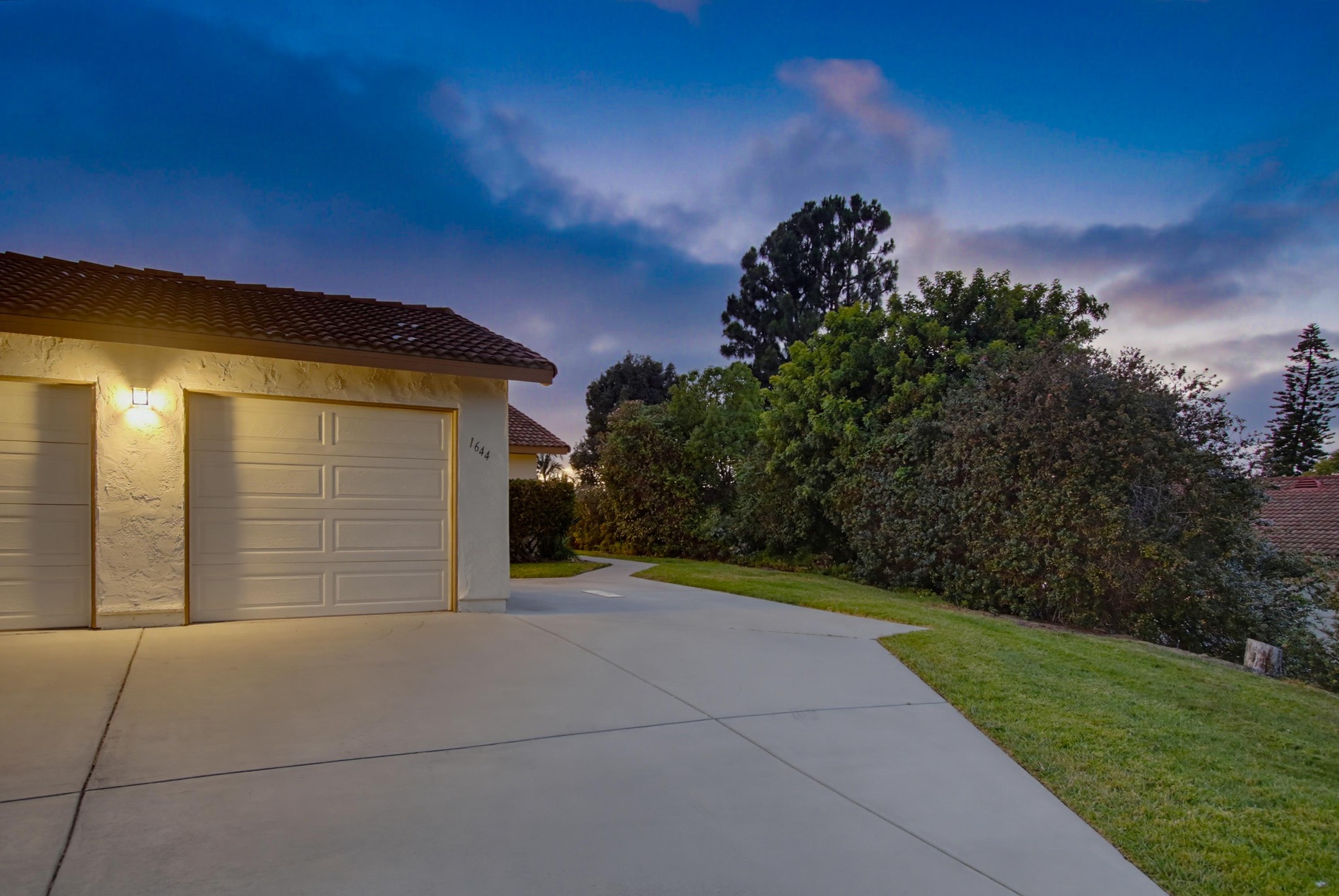 Virtual tour photo 4 of 63 for 1644 Forestdale Dr