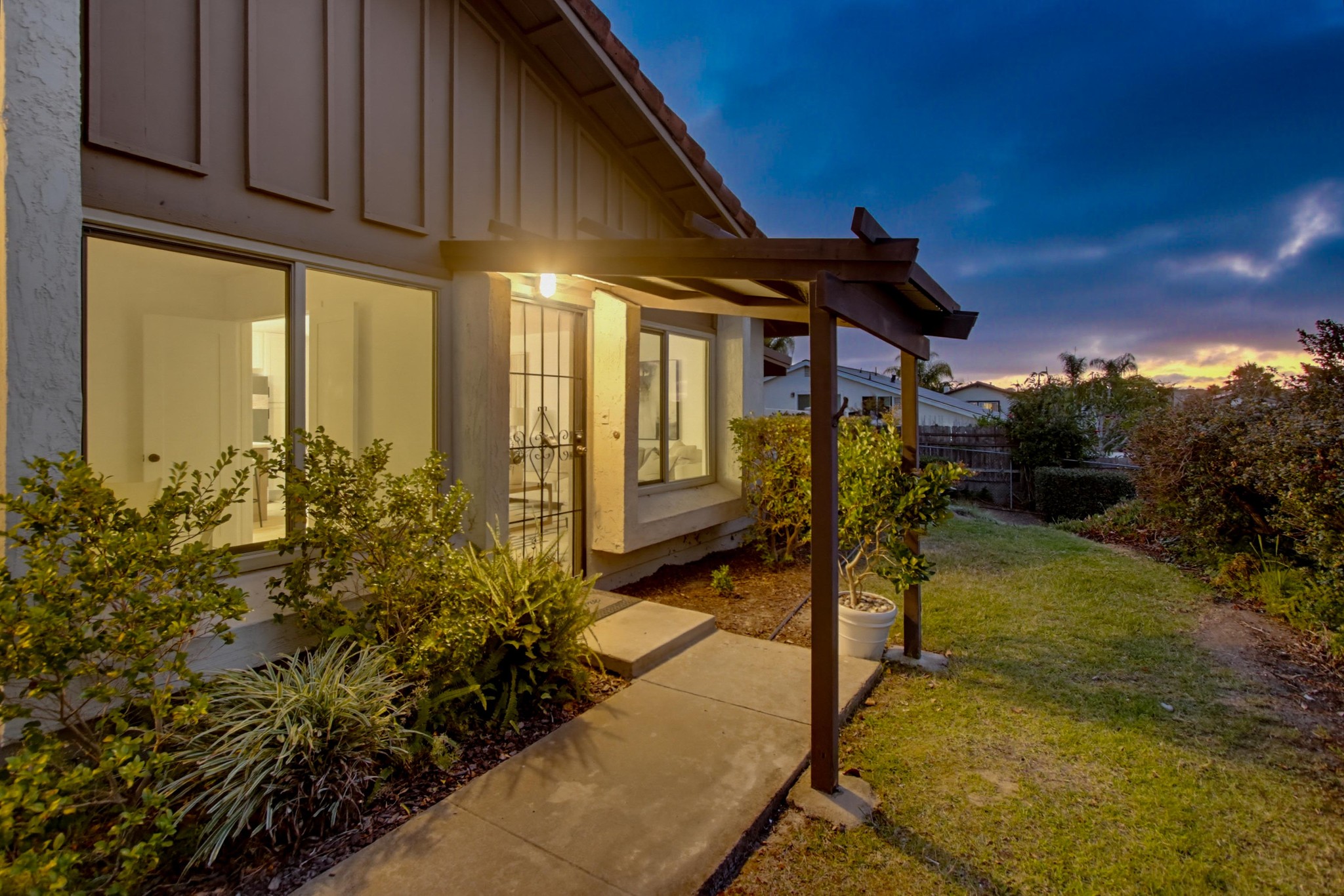 Virtual tour photo 9 of 63 for 1644 Forestdale Dr