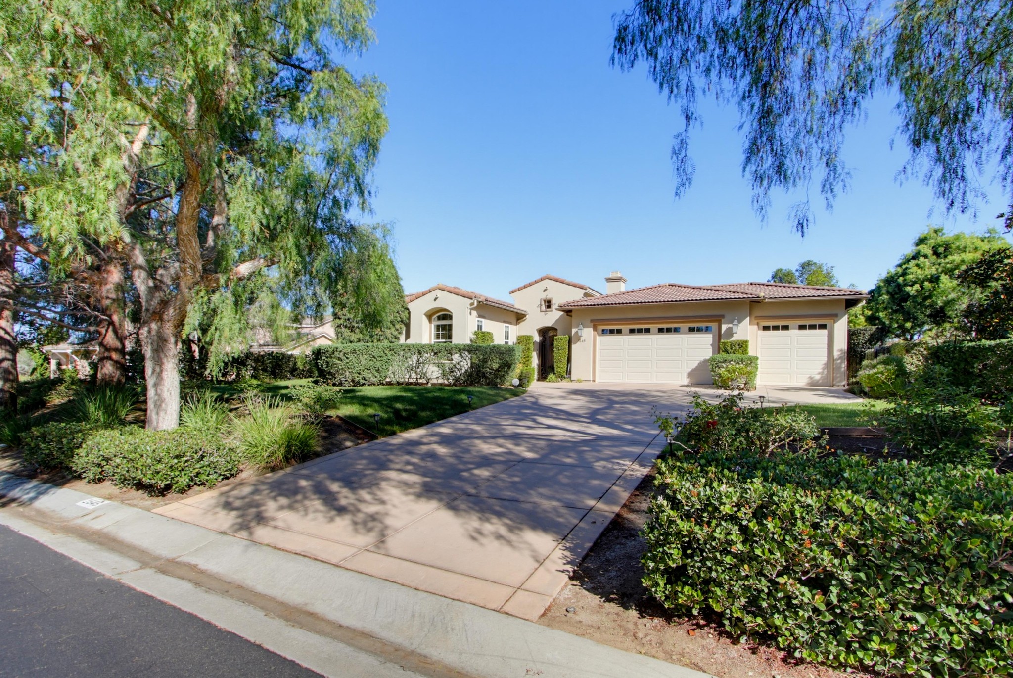 Virtual tour photo 1 of 90 for 1645 Loch Ness Dr