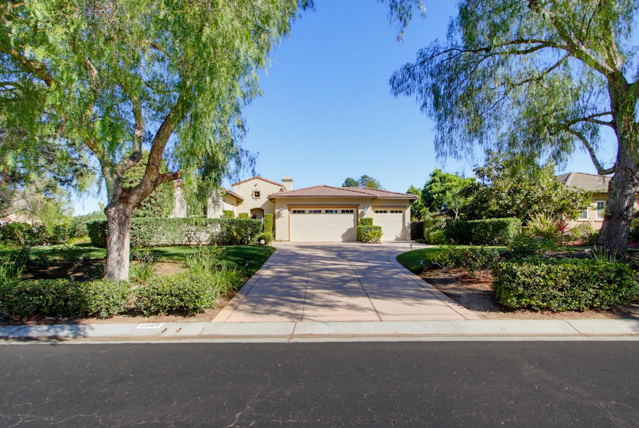 Virtual tour photo 3 of 90 for 1645 Loch Ness Dr