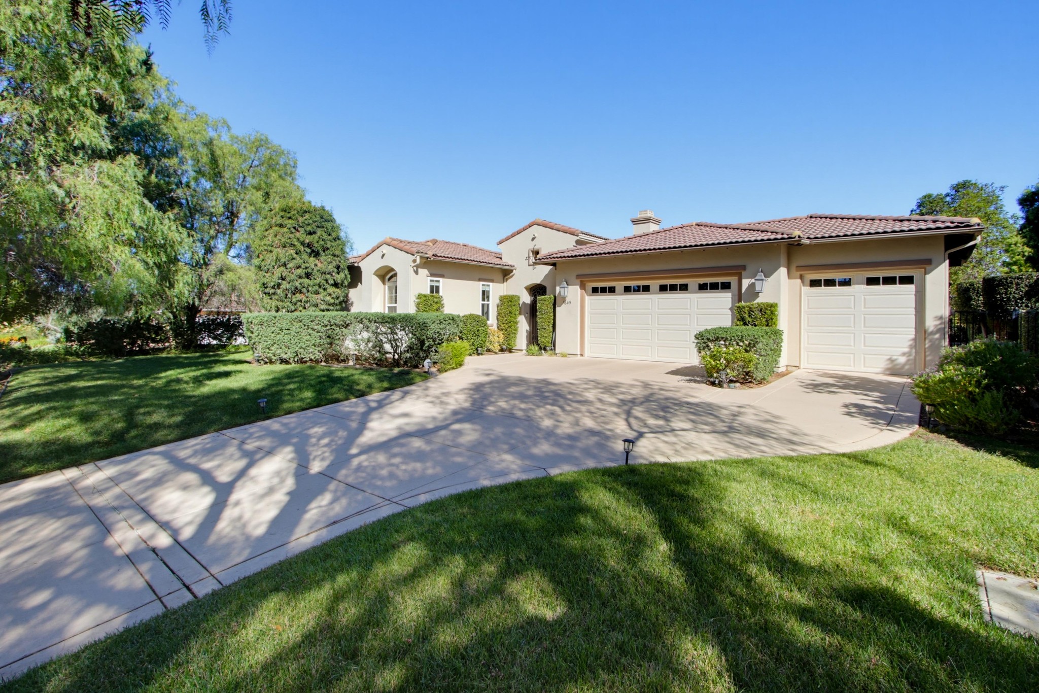 Virtual tour photo 5 of 90 for 1645 Loch Ness Dr