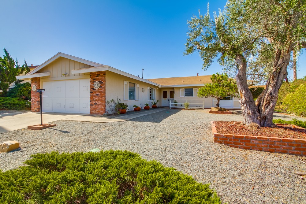 Virtual tour photo 3 of 52 for 16482 Roca Dr