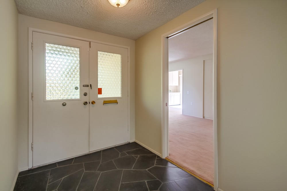Virtual tour photo 11 of 52 for 16482 Roca Dr