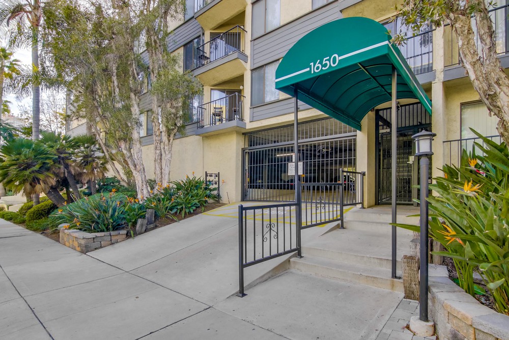 Virtual tour photo 5 of 45 for 1650 Eighth Ave