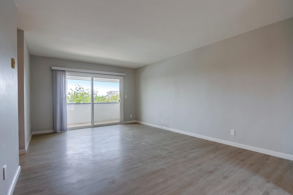 Virtual tour photo 12 of 57 for 1650 Emerald St