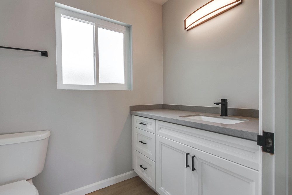 Virtual tour photo 31 of 57 for 1650 Emerald St