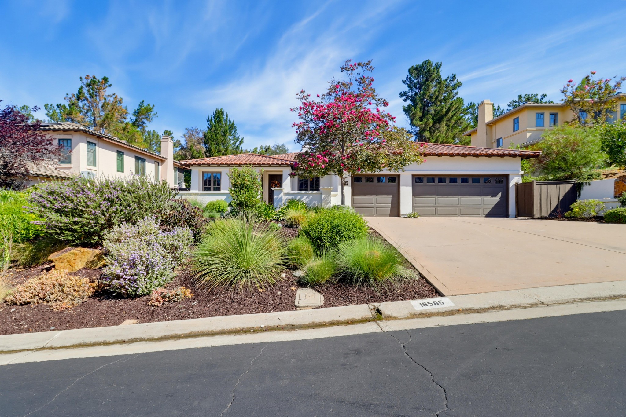 Virtual tour photo 1 of 106 for 16585 N Woodson Dr