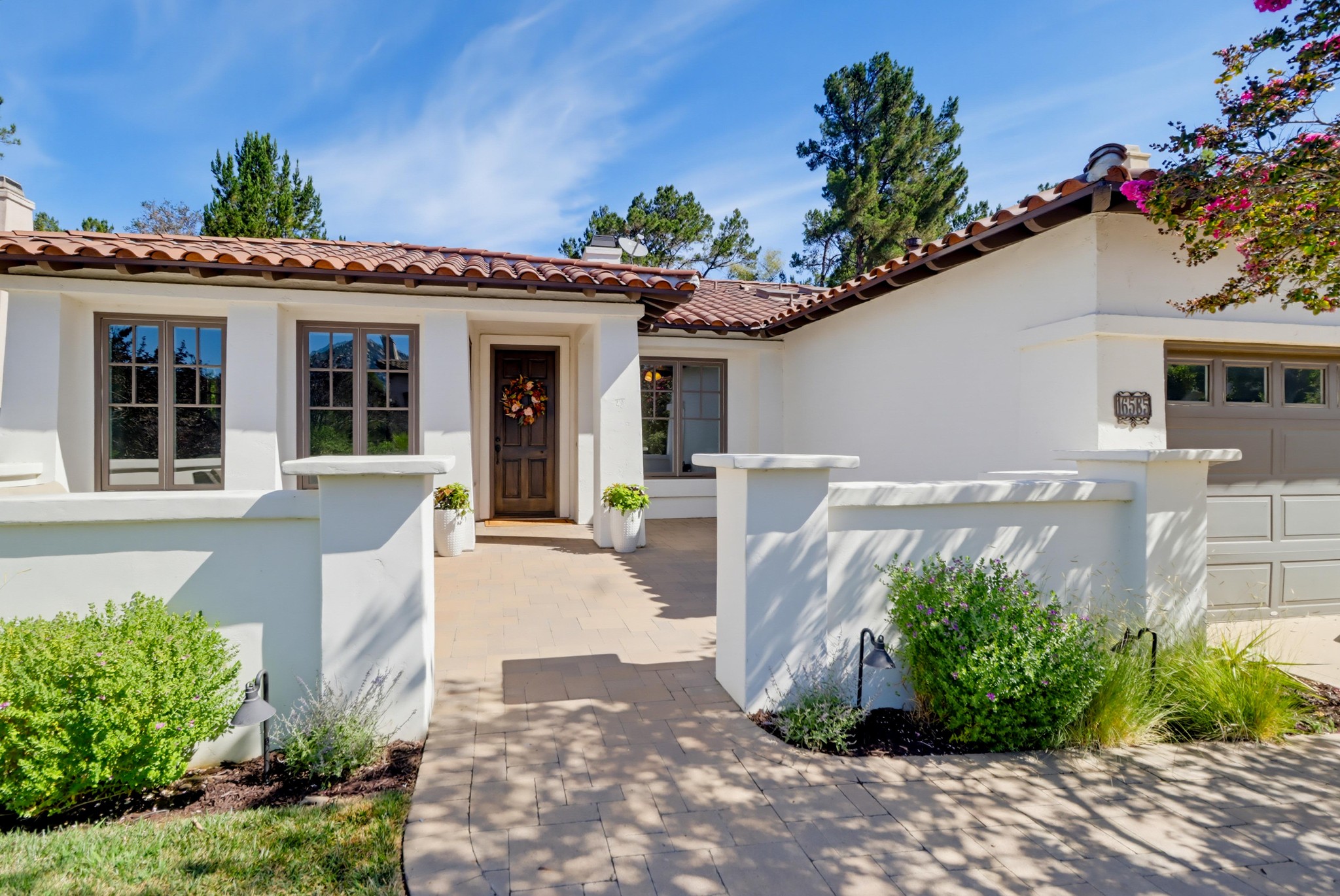 Virtual tour photo 8 of 106 for 16585 N Woodson Dr