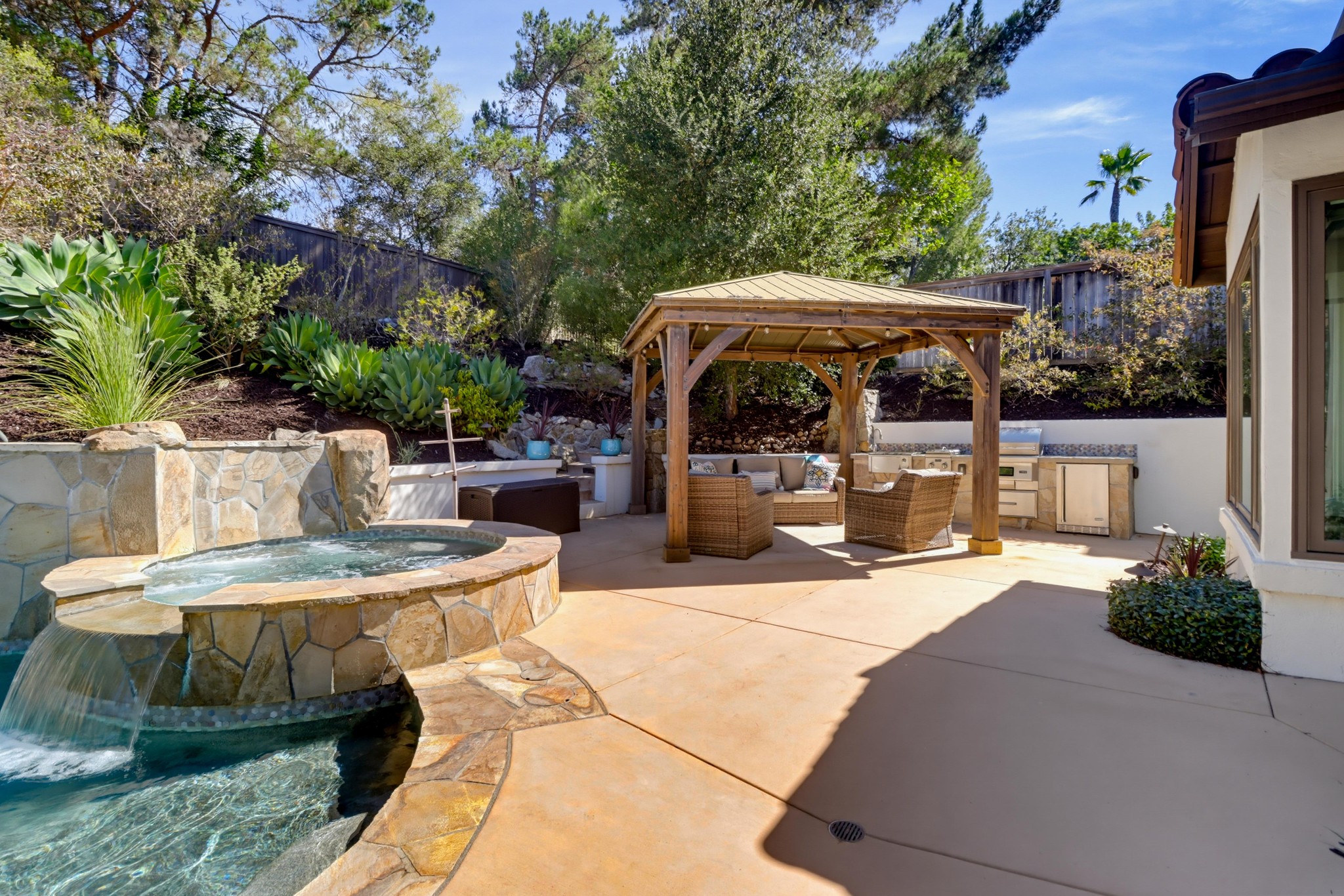 Virtual tour photo 72 of 106 for 16585 N Woodson Dr