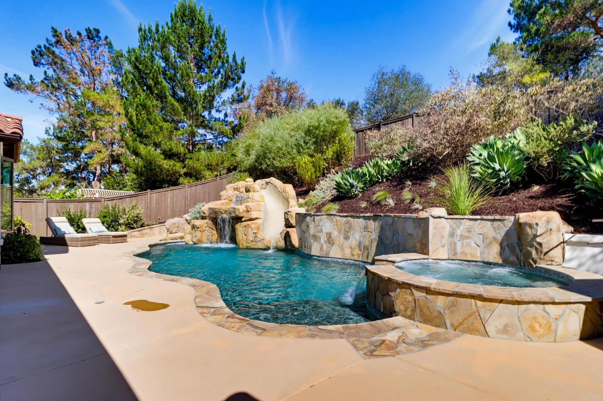 Virtual tour photo 74 of 106 for 16585 N Woodson Dr