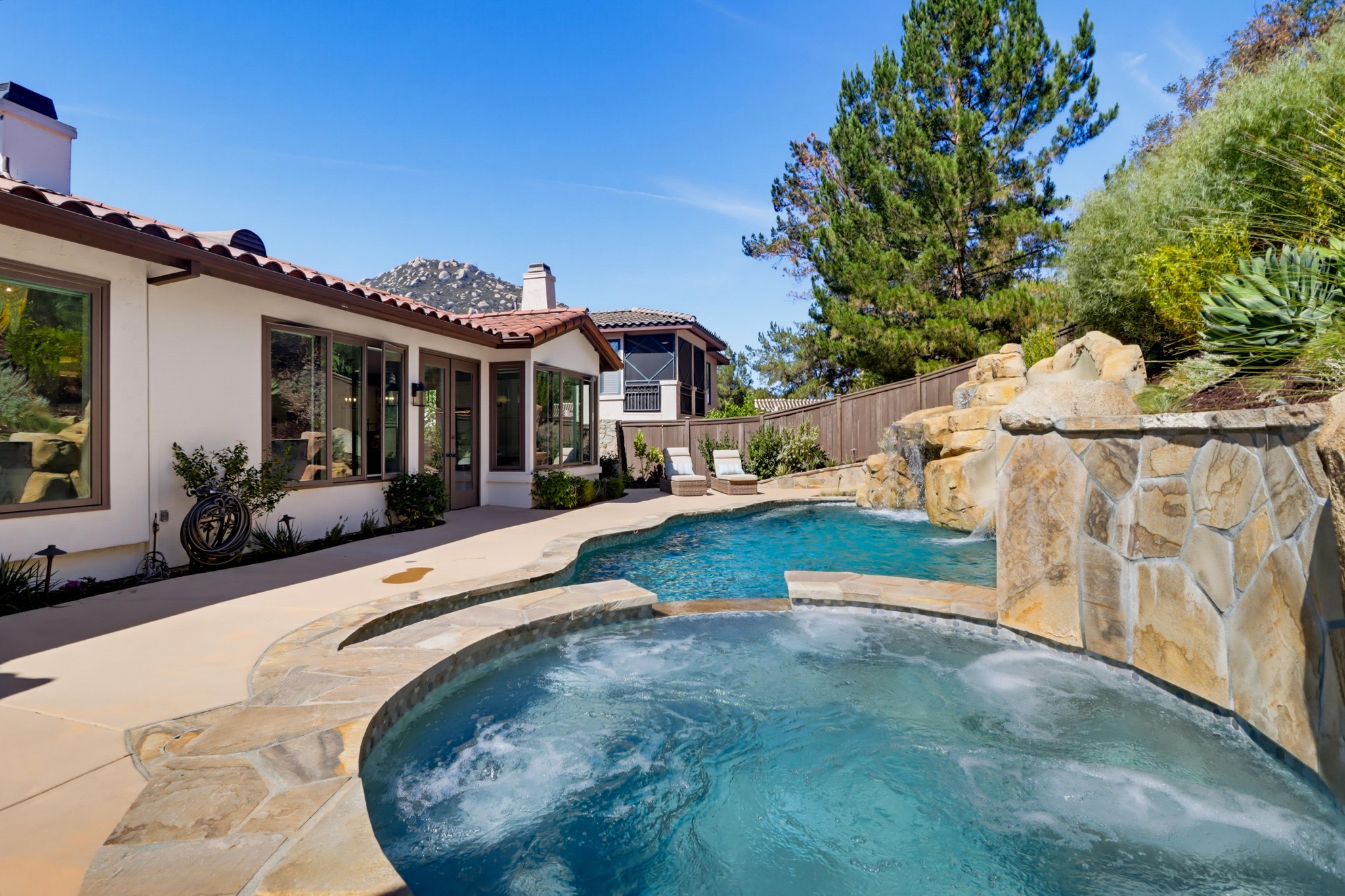 Virtual tour photo 75 of 106 for 16585 N Woodson Dr