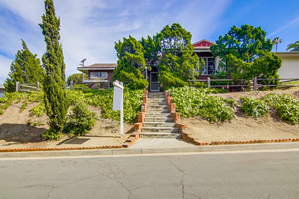 Virtual tour photo 1 of 58 for 1659 Chatsworth Blvd