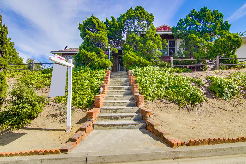 Virtual tour photo 3 of 58 for 1659 Chatsworth Blvd