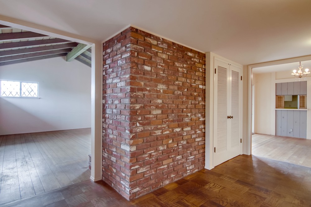 Virtual tour photo 7 of 58 for 1659 Chatsworth Blvd