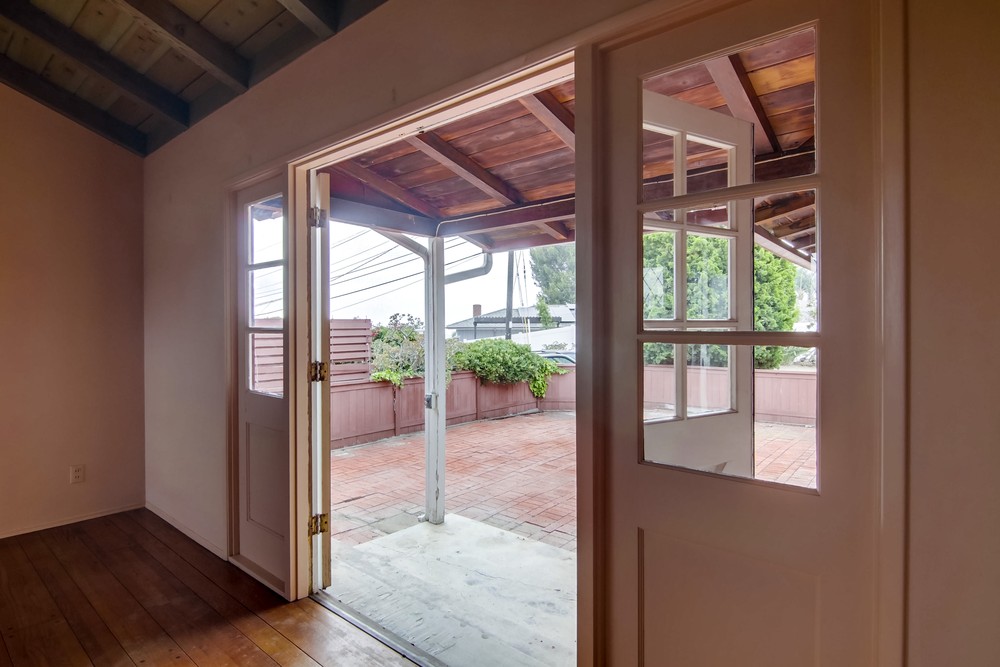 Virtual tour photo 14 of 58 for 1659 Chatsworth Blvd
