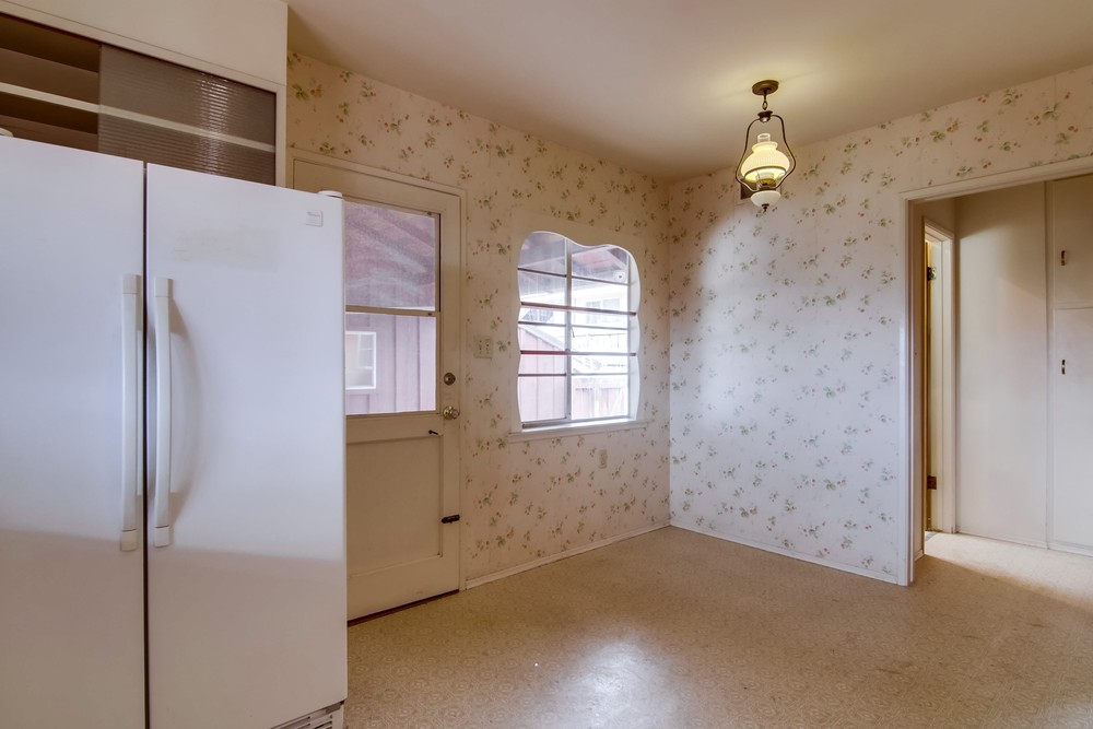 Virtual tour photo 27 of 58 for 1659 Chatsworth Blvd