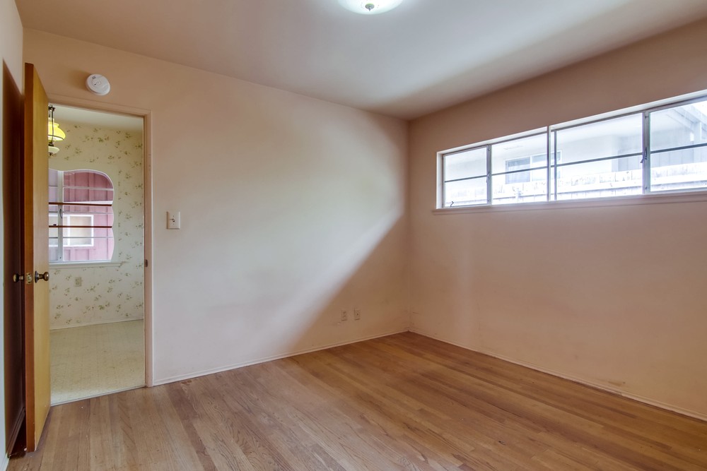 Virtual tour photo 33 of 58 for 1659 Chatsworth Blvd