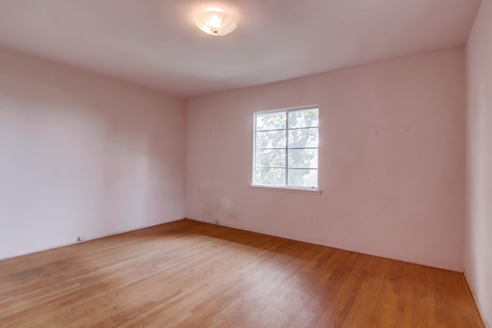 Virtual tour photo 37 of 58 for 1659 Chatsworth Blvd