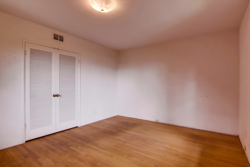 Virtual tour photo 38 of 58 for 1659 Chatsworth Blvd