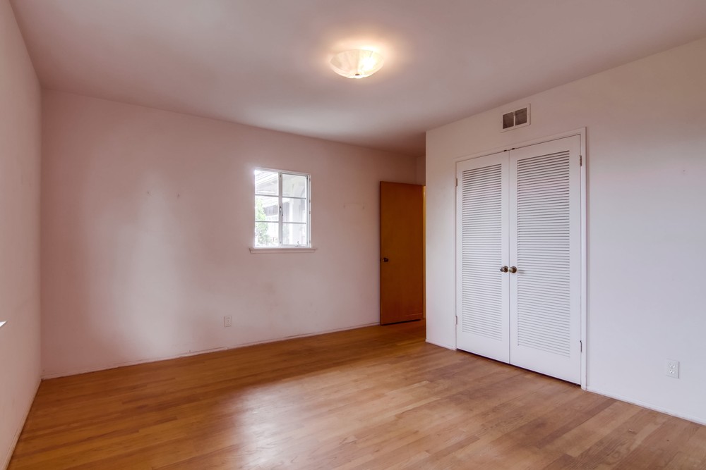 Virtual tour photo 39 of 58 for 1659 Chatsworth Blvd