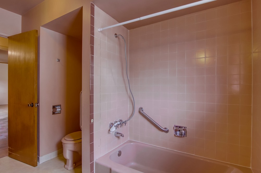 Virtual tour photo 43 of 58 for 1659 Chatsworth Blvd