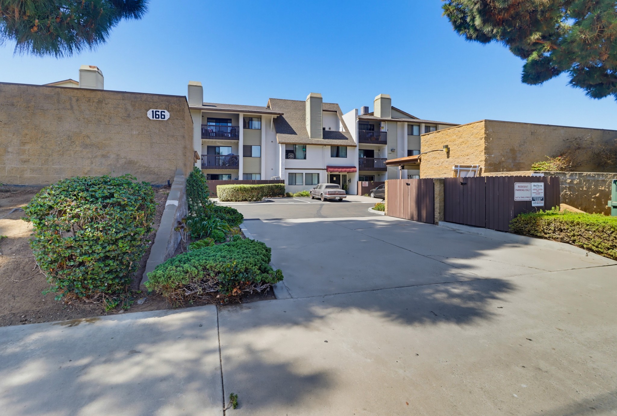 Virtual tour photo 1 of 42 for 166 3rd Ave Apt 6