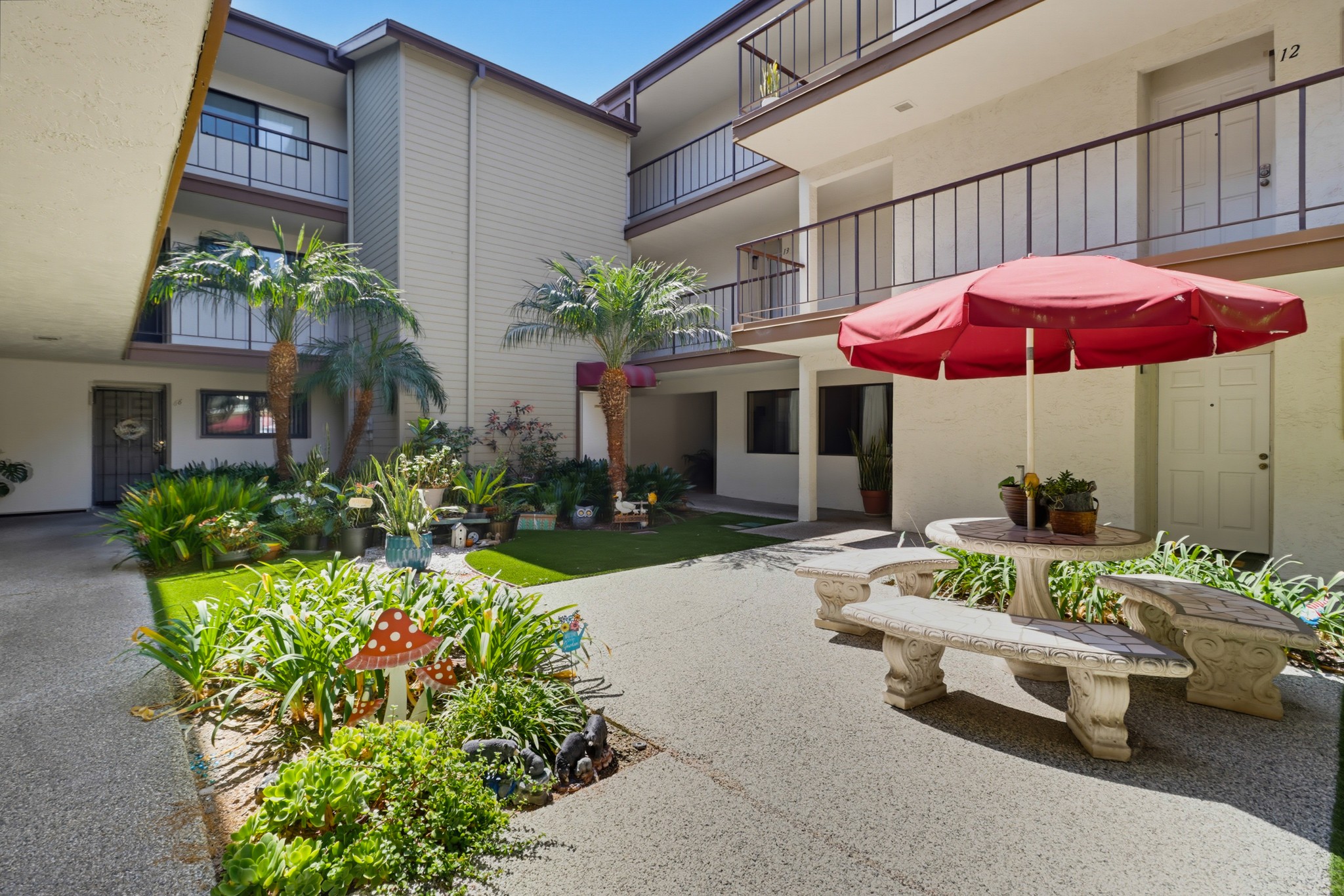 Virtual tour photo 5 of 42 for 166 3rd Ave Apt 6