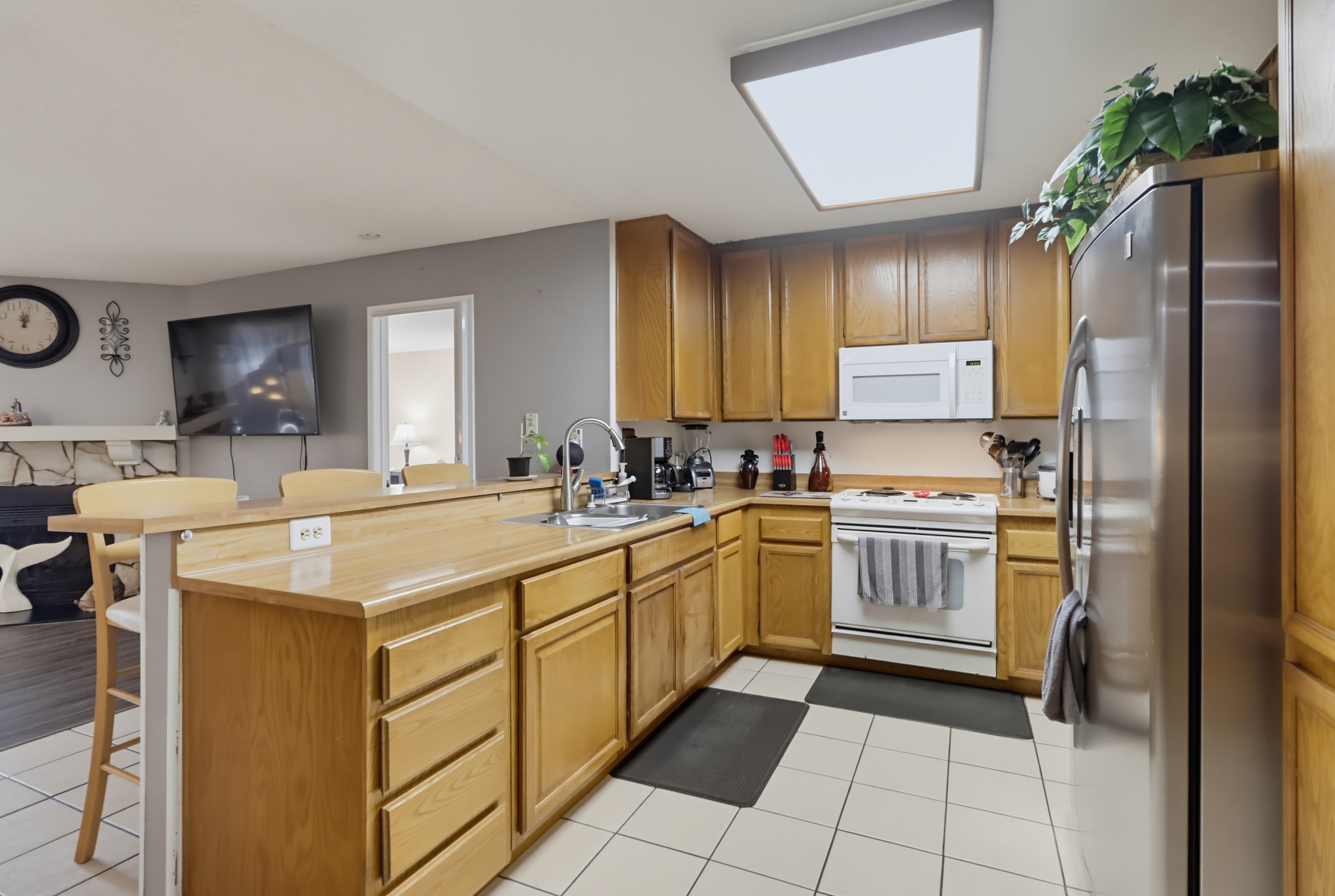 Virtual tour photo 17 of 42 for 166 3rd Ave Apt 6