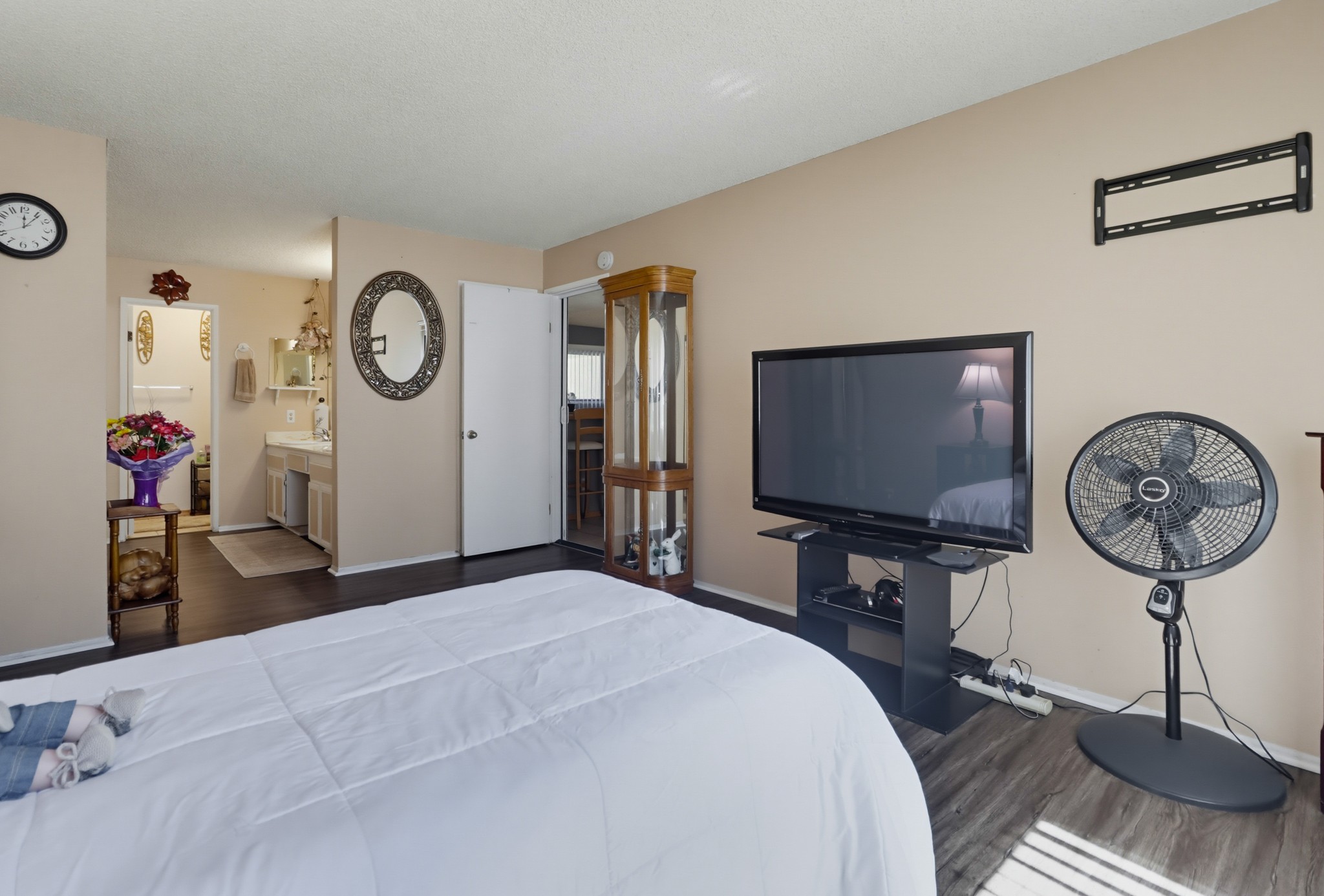Virtual tour photo 23 of 42 for 166 3rd Ave Apt 6
